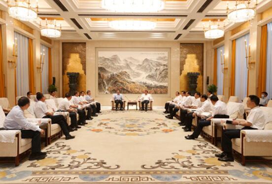湖北省委書記應(yīng)勇、省長王曉東會見國家電網(wǎng)董事長、黨組書記毛偉明