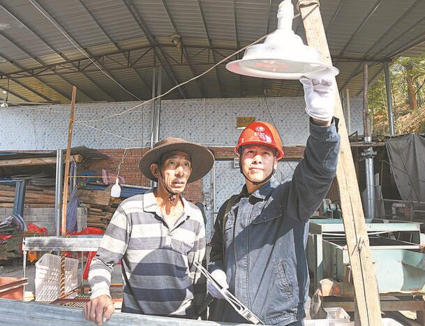 李德青：村民用電滿意，我心里才踏實