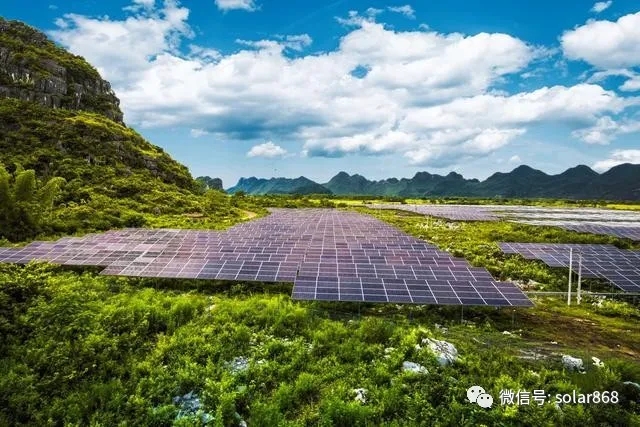 南方電網(wǎng)公司發(fā)布服務(wù)碳達(dá)峰、碳中和工作方案，提出5個(gè)方面21項(xiàng)重點(diǎn)舉措，構(gòu)建以新能源為主體的新型電力系統(tǒng)