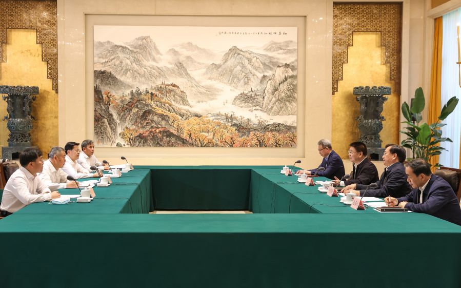 雷鳴山、韓君拜會湖北省委書記王蒙徽、省長王忠林