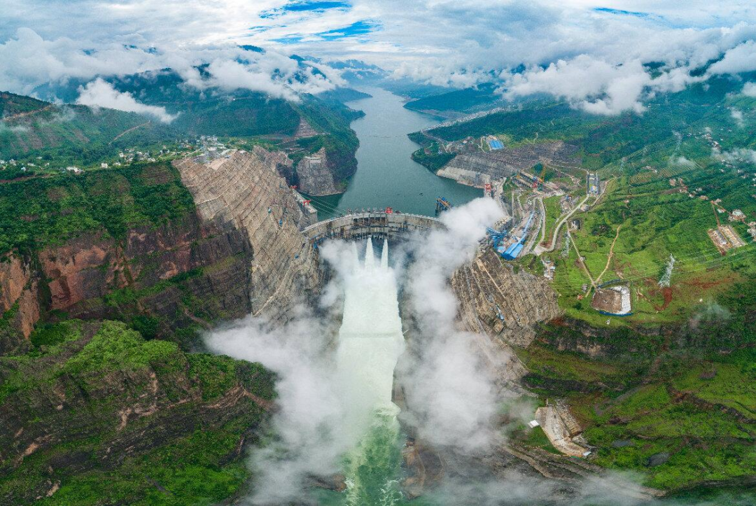 白鶴灘水電站全部機(jī)組投產(chǎn)發(fā)電，世界最大清潔能源走廊全面建成