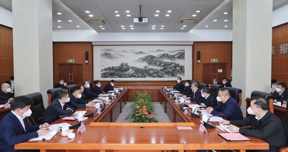 中核集團(tuán)黨組書記、董事長余劍鋒與遼寧省委書記郝鵬、省長李樂成會談