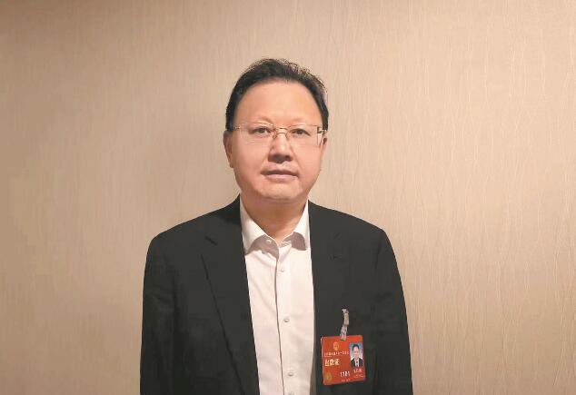 加快新能源產(chǎn)業(yè)技術(shù)創(chuàng)新 助推能源綠色低碳轉(zhuǎn)型——訪全國人大代表、江西贛鋒鋰業(yè)集團(tuán)股份有限公司董事長李良彬
