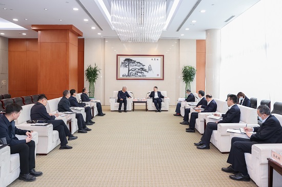 華能集團黨組書記溫樞剛會見青海省委常委、海東市委書記烏拉孜別克·熱蘇力汗