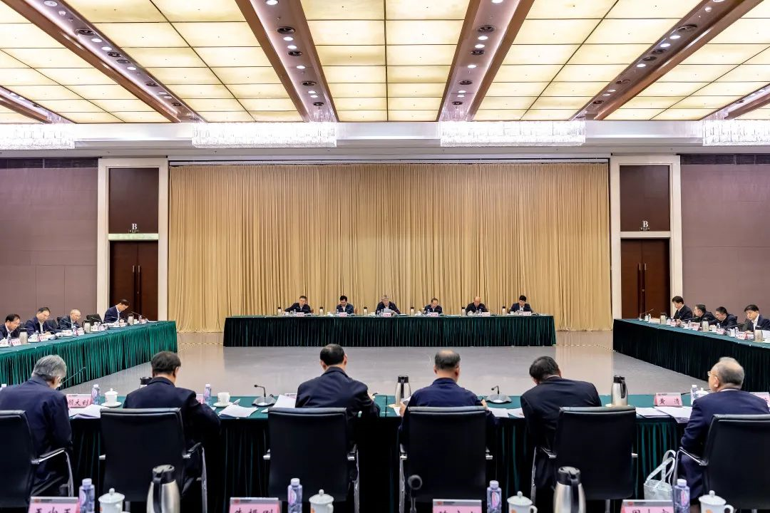 國家能源集團黨組認真?zhèn)鬟_學習貫徹二十屆中央全面深化改革委員會第一次會議精神研究部署強化企業(yè)科技創(chuàng)新主體地位加快建設(shè)創(chuàng)新型企業(yè)集團