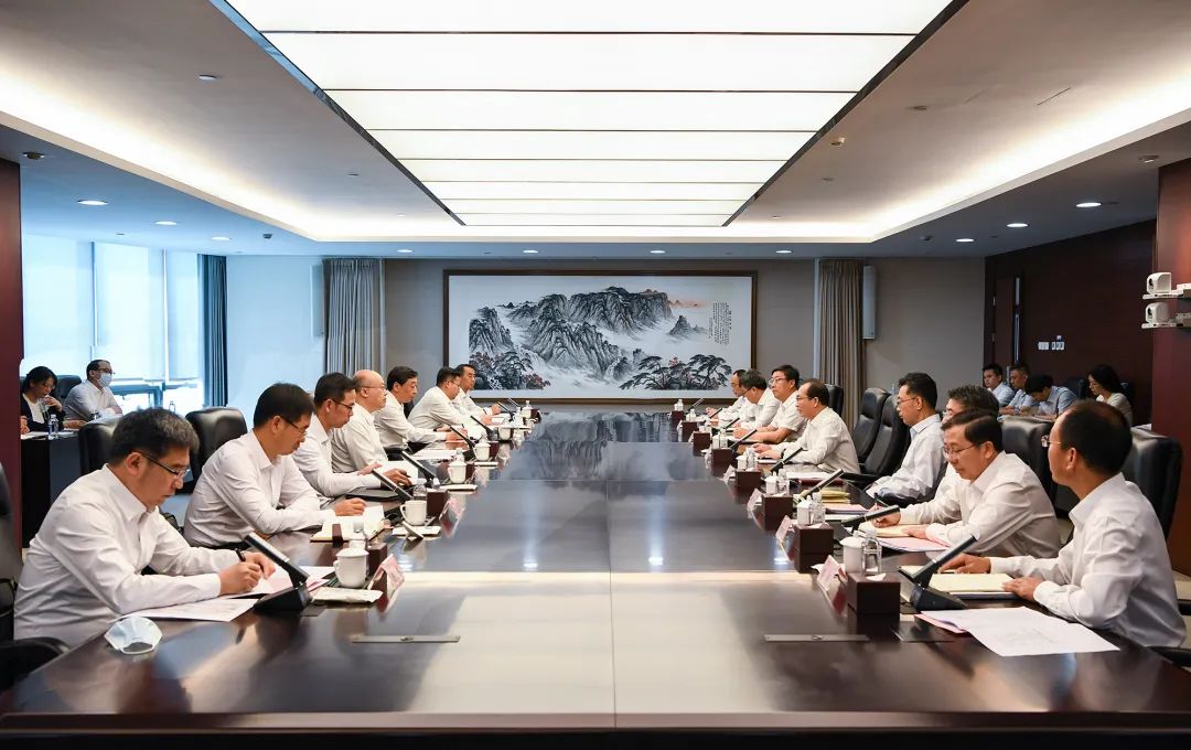 華電集團黨組書記、董事長江毅與河北省委副書記、省長王正譜舉行會談