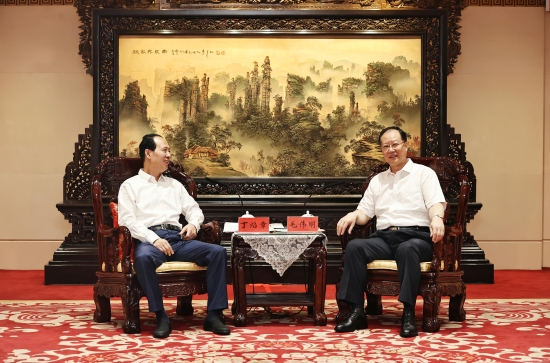 中國(guó)電建黨委書記、董事長(zhǎng)丁焰章拜會(huì)湖南省省長(zhǎng)毛偉明