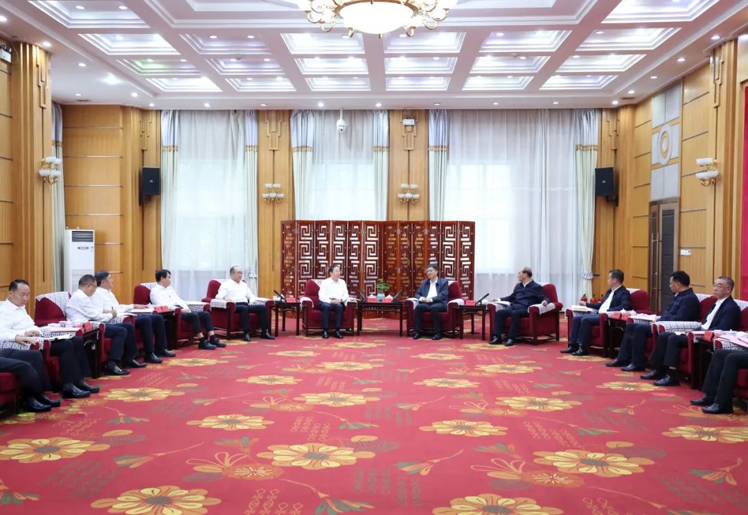 國家電網(wǎng)公司董事長、黨組書辛保安會見青海省委書記陳剛、省長吳曉軍、省政協(xié)主席公保扎西
