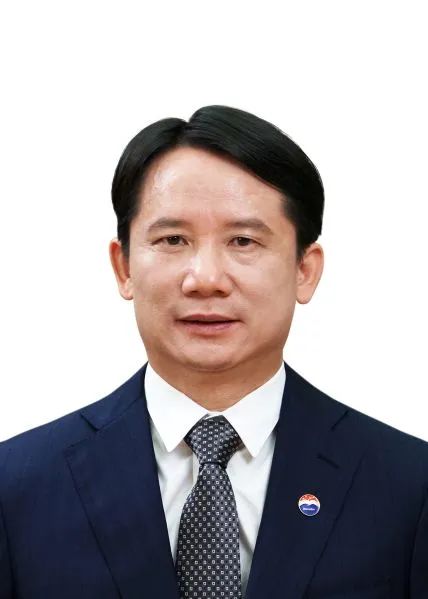 曾任貴州省能源局黨組書記、局長 丁雄軍當選中國貴州茅臺酒廠(集團)黨委書記
