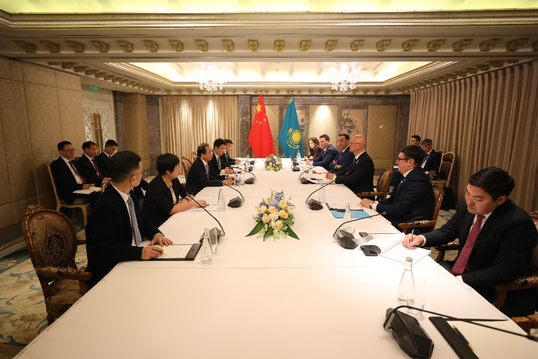 華電集團(tuán)董事長、黨組書記江毅拜會哈薩克斯坦第一副總理羅曼·斯卡利亞爾