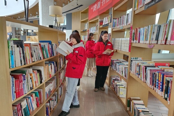 烏海供電公司聯(lián)合黨支部：開展“中華民族一家親，同心共筑中國(guó)夢(mèng)”全民閱讀活動(dòng)
