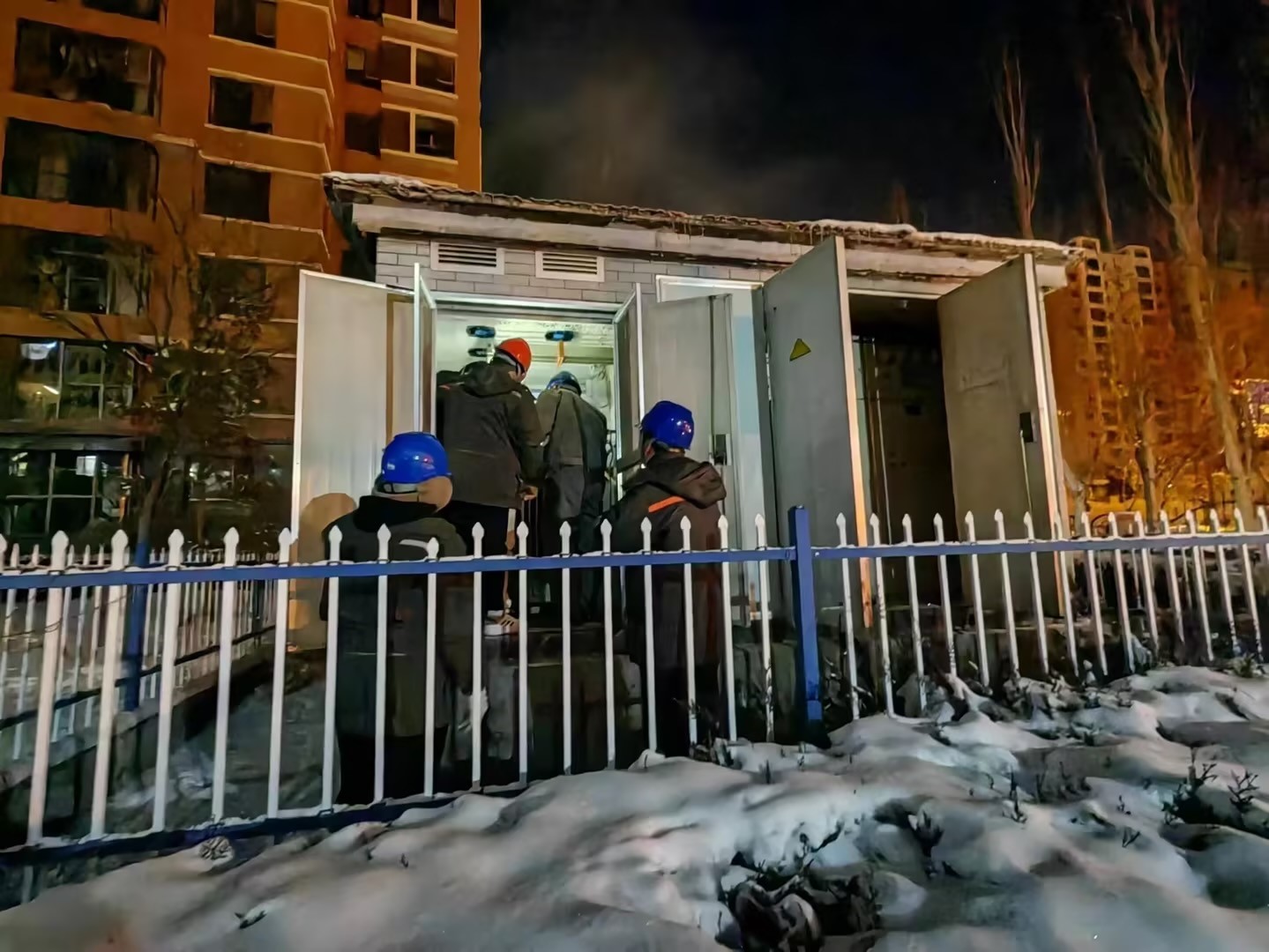 風雪來襲入冬寒，電力搶修送溫暖