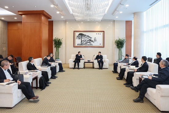 溫樞剛鄧建玲會(huì)見中廣核集團(tuán)董事長(zhǎng)楊長(zhǎng)利、總經(jīng)理高立剛