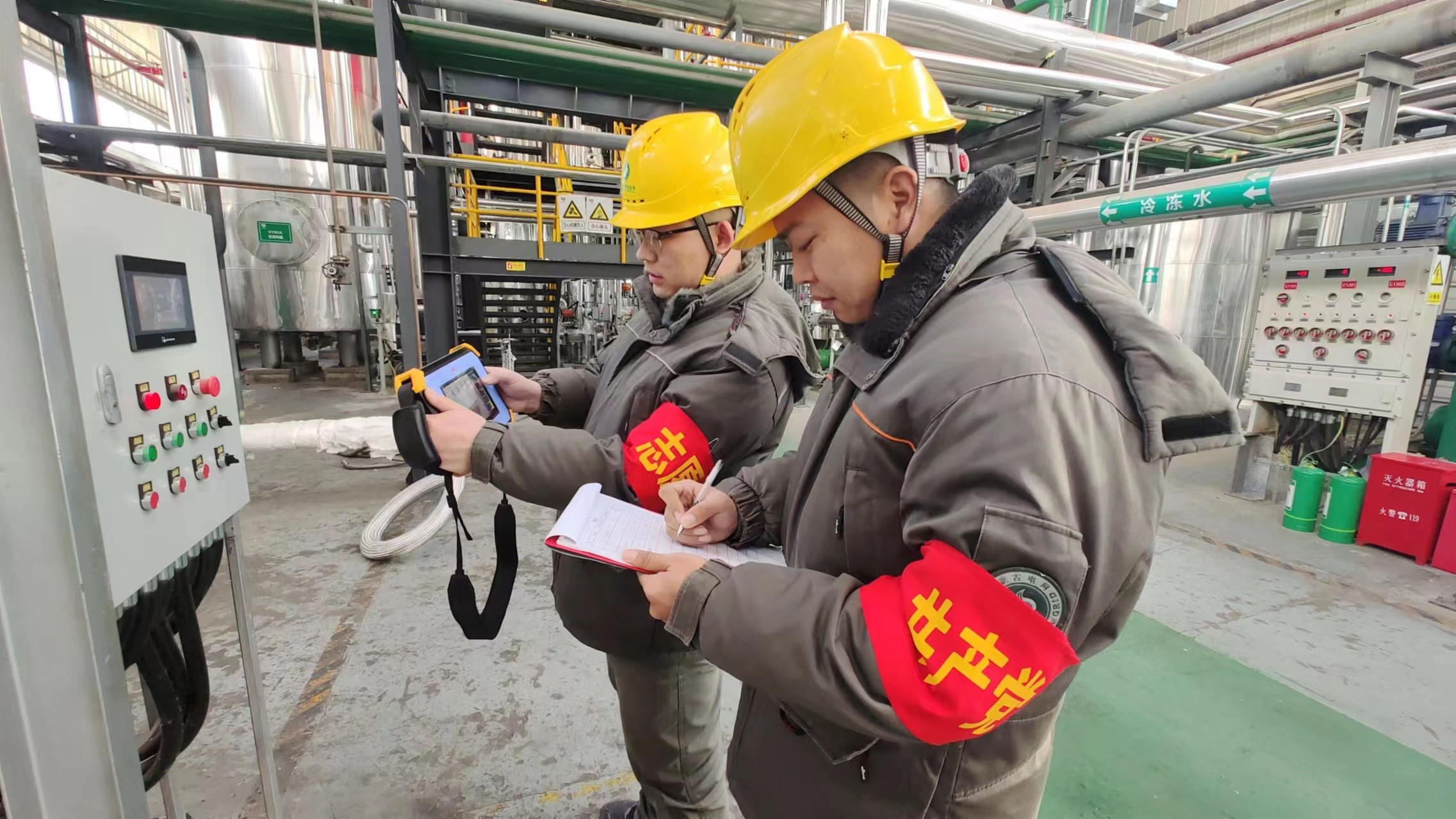 康巴什供電公司：春節(jié)保供電，我們在行動