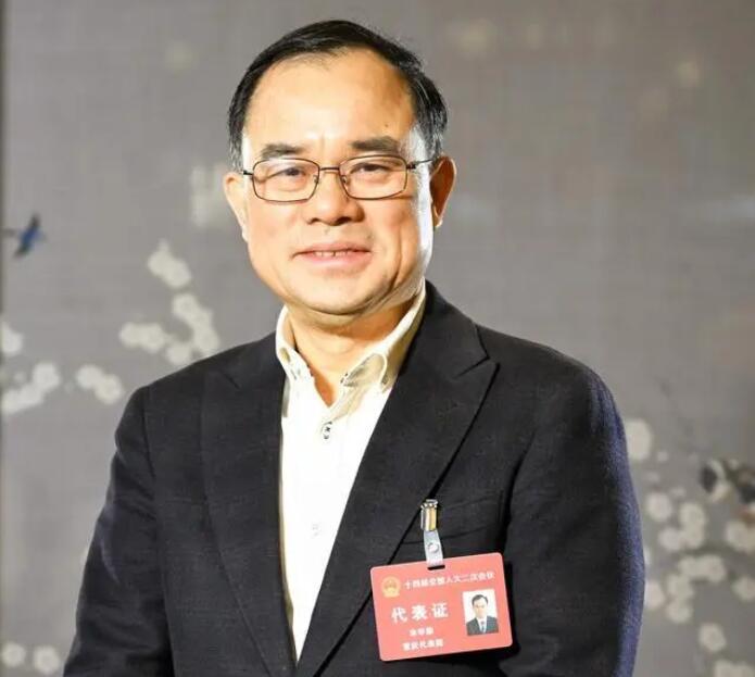【兩會(huì)好聲音】全國人大代表、長安汽車董事長朱華榮：強(qiáng)化市場(chǎng)調(diào)節(jié)手段，進(jìn)一步改善汽車消費(fèi)環(huán)境
