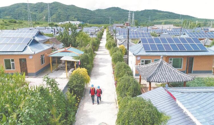 國網(wǎng)吉林電力(和龍供電檢修)共產黨員服務隊服務優(yōu)電力足 產業(yè)興鄉(xiāng)村美