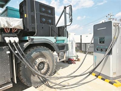 “1分鐘30度”，新能源重卡充電提速