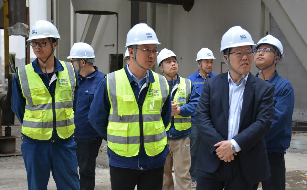 中國能建建筑集團黨委副書記、總經(jīng)理羅耕能到正寧百萬項目指導(dǎo)調(diào)研