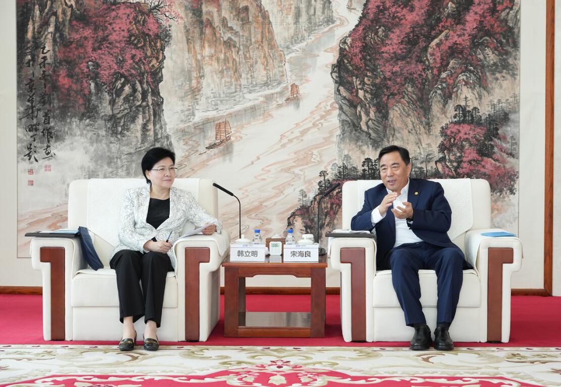 中國(guó)能建黨委書記、董事長(zhǎng)宋海良與江蘇省委常委、南京市委書記韓立明會(huì)談