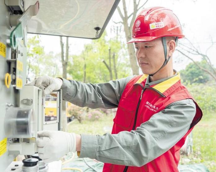 賀彪：星城萬(wàn)家燈火，“帶電護(hù)衛(wèi)”用心守候