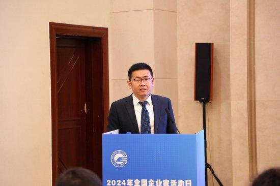 2023年中國新能源汽車銷量達(dá)950萬輛，在新能源汽車領(lǐng)域全球領(lǐng)先