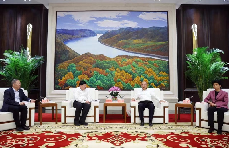 黑龍江省委書記許勤、省委副書記梁惠玲會(huì)見國家電網(wǎng)董事長張智剛一行