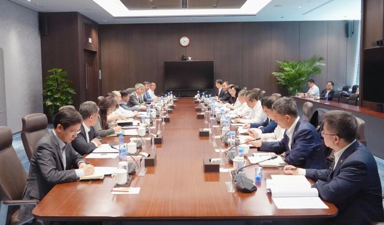 中國能建黨委書記、董事長宋海良與中信集團(tuán)黨委書記、董事長奚國華會談