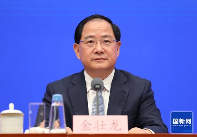 工信部部長(zhǎng)金壯龍：圍繞六大方向，超前布局未來(lái)產(chǎn)業(yè)