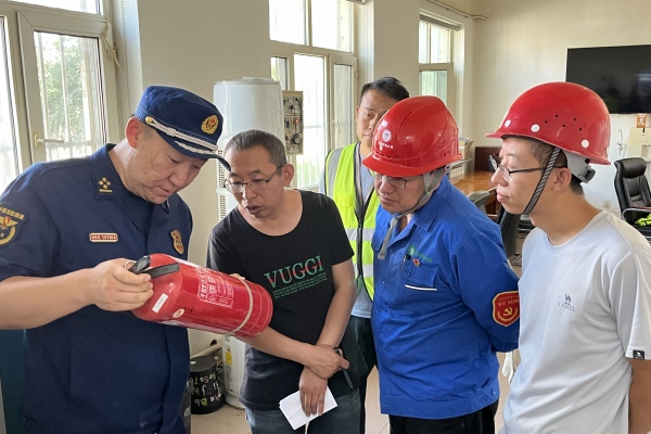 內(nèi)蒙古電力公司烏海千里山供電公司：蒙電愛心光明行，用電無憂筑防線
