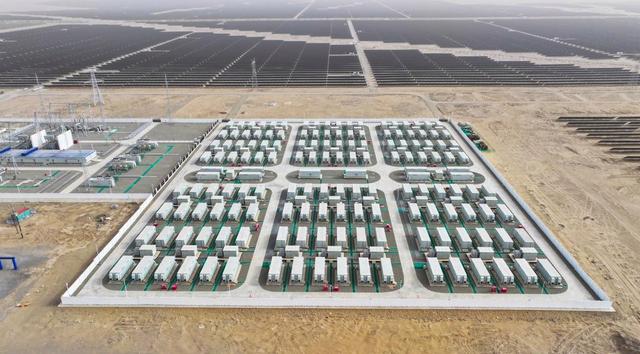 新疆喀什50萬千瓦光儲電站用上濟(jì)柴動(dòng)力“芯”