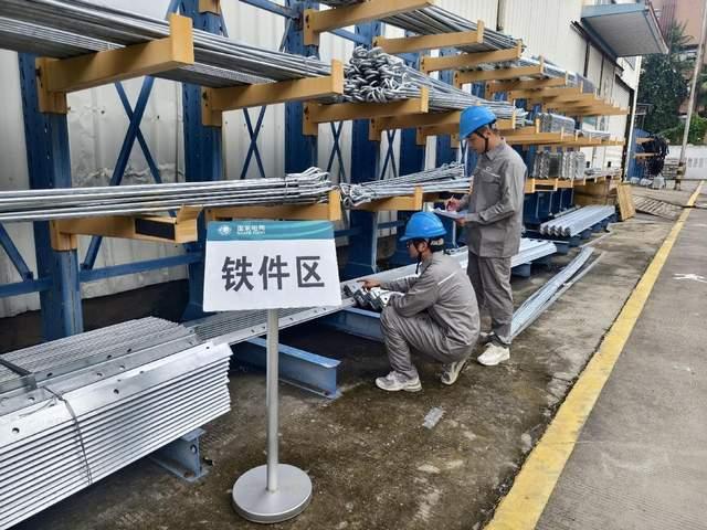國網(wǎng)平陽縣供電公司應(yīng)急儲備物資大“體檢”，筑牢電力保障防線