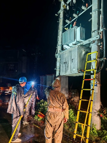 湖北通城：驚雷過后，150戶停電無訴求