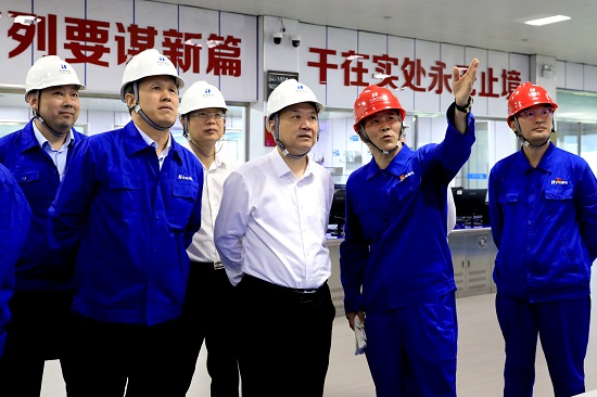 中國華能集團董事長溫樞剛到鶴崗電廠、伊春熱電督導調研生態(tài)環(huán)保及安全生產(chǎn)工作